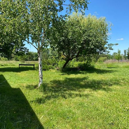 Chambre D'Hotes Dans Les Champs Jeux-Les-Bard Exterior foto