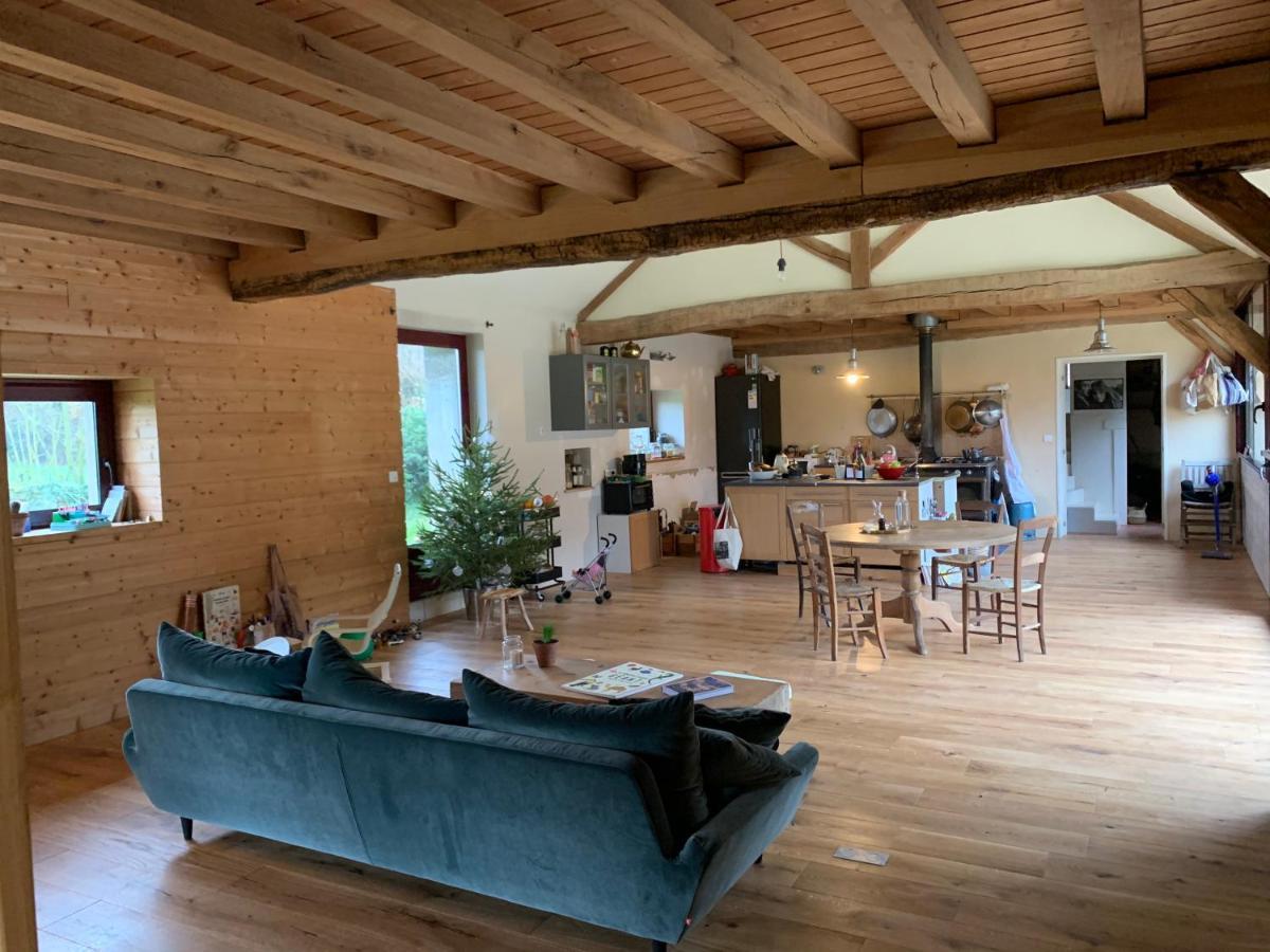 Chambre D'Hotes Dans Les Champs Jeux-Les-Bard Exterior foto