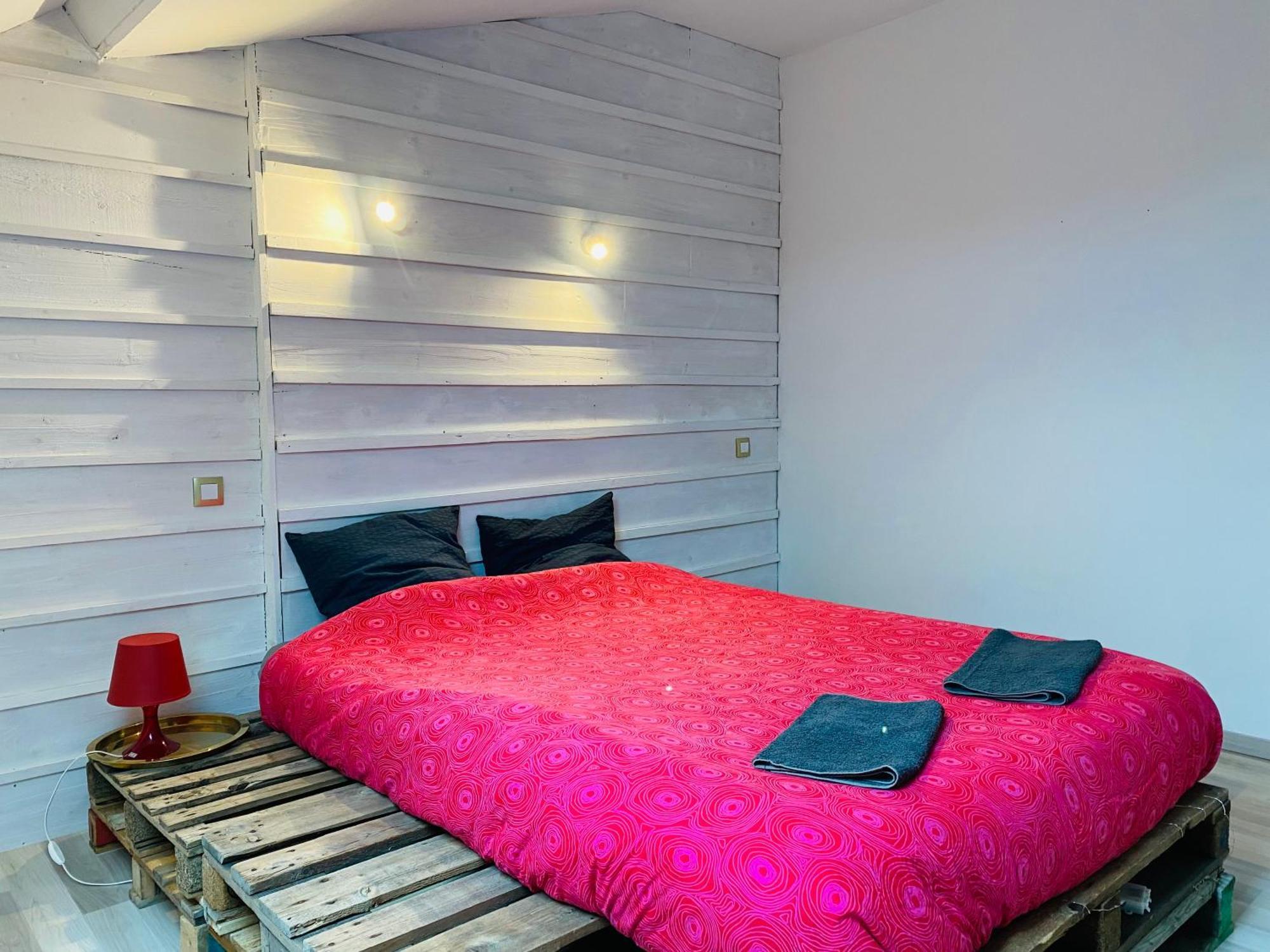 Chambre D'Hotes Dans Les Champs Jeux-Les-Bard Exterior foto